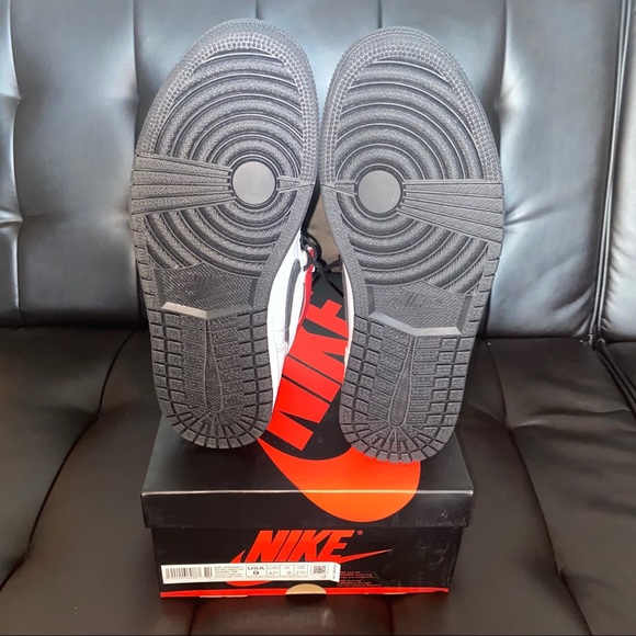 Air Jordan’s Mens 1 Retro High OG Light Smoke Grey - Picture 5 of 6